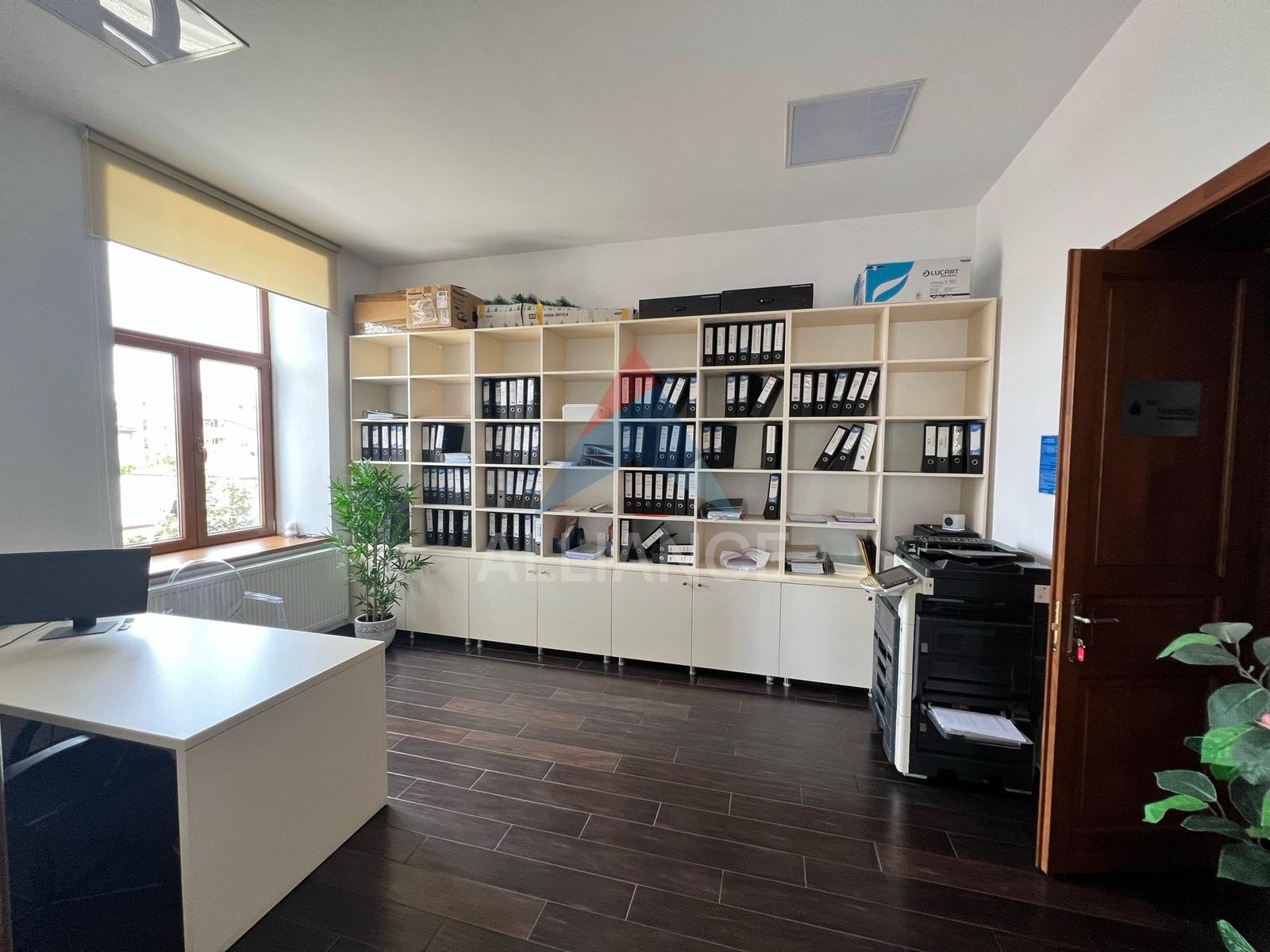 Spațiu de birouri 54 mp, Tătărași, clădire office